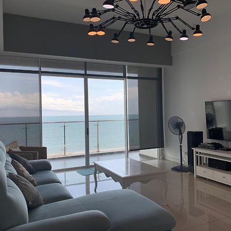 Bay Resort Condominium, 7, Beach-Front Sea View, 6-8 Pax Miri Zewnętrze zdjęcie