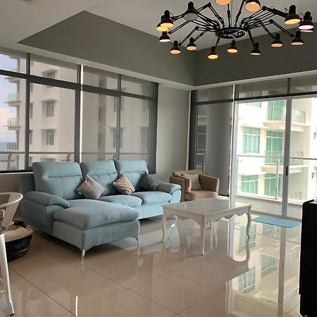 Bay Resort Condominium, 7, Beach-Front Sea View, 6-8 Pax Miri Zewnętrze zdjęcie